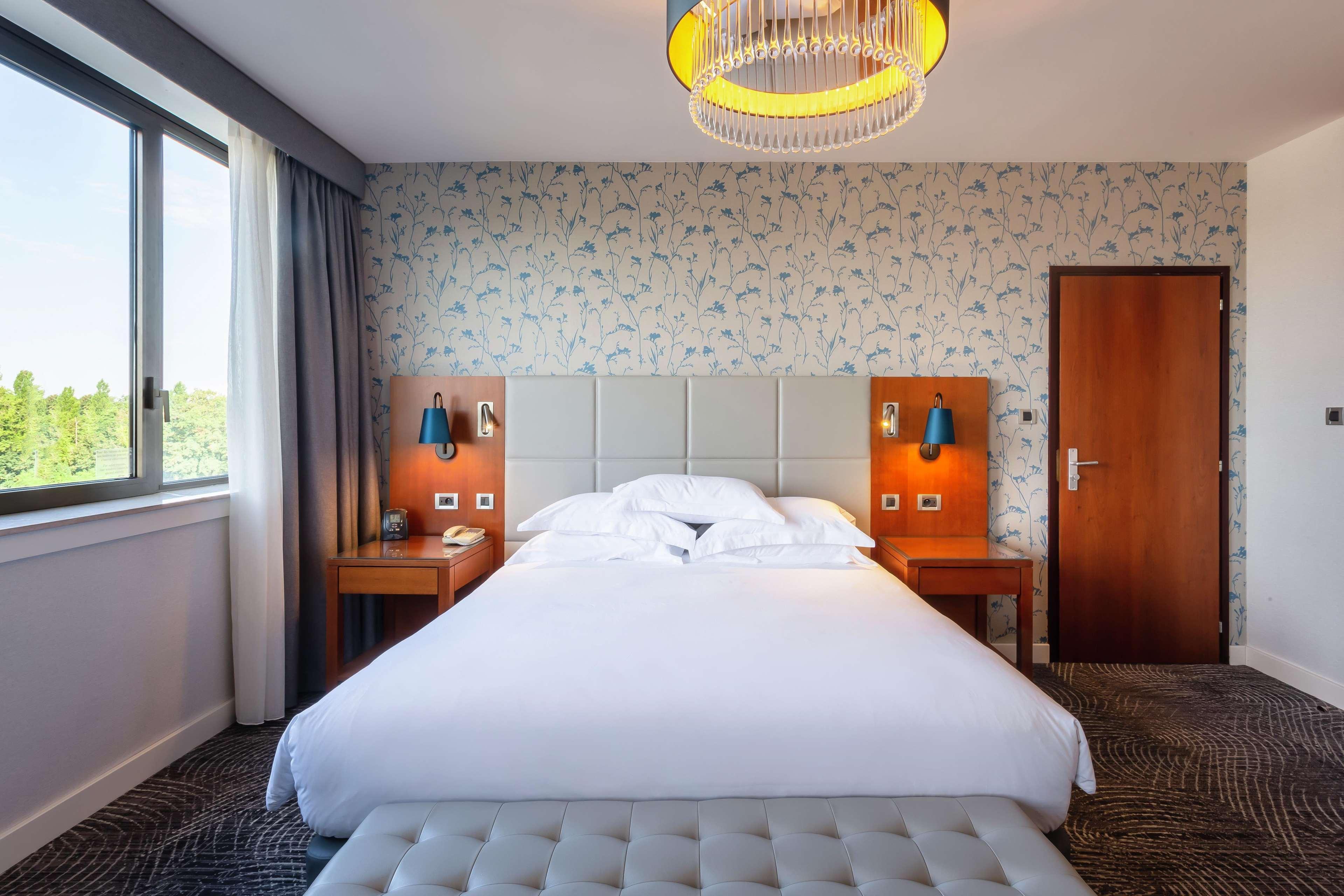 Hilton Hotel 4*